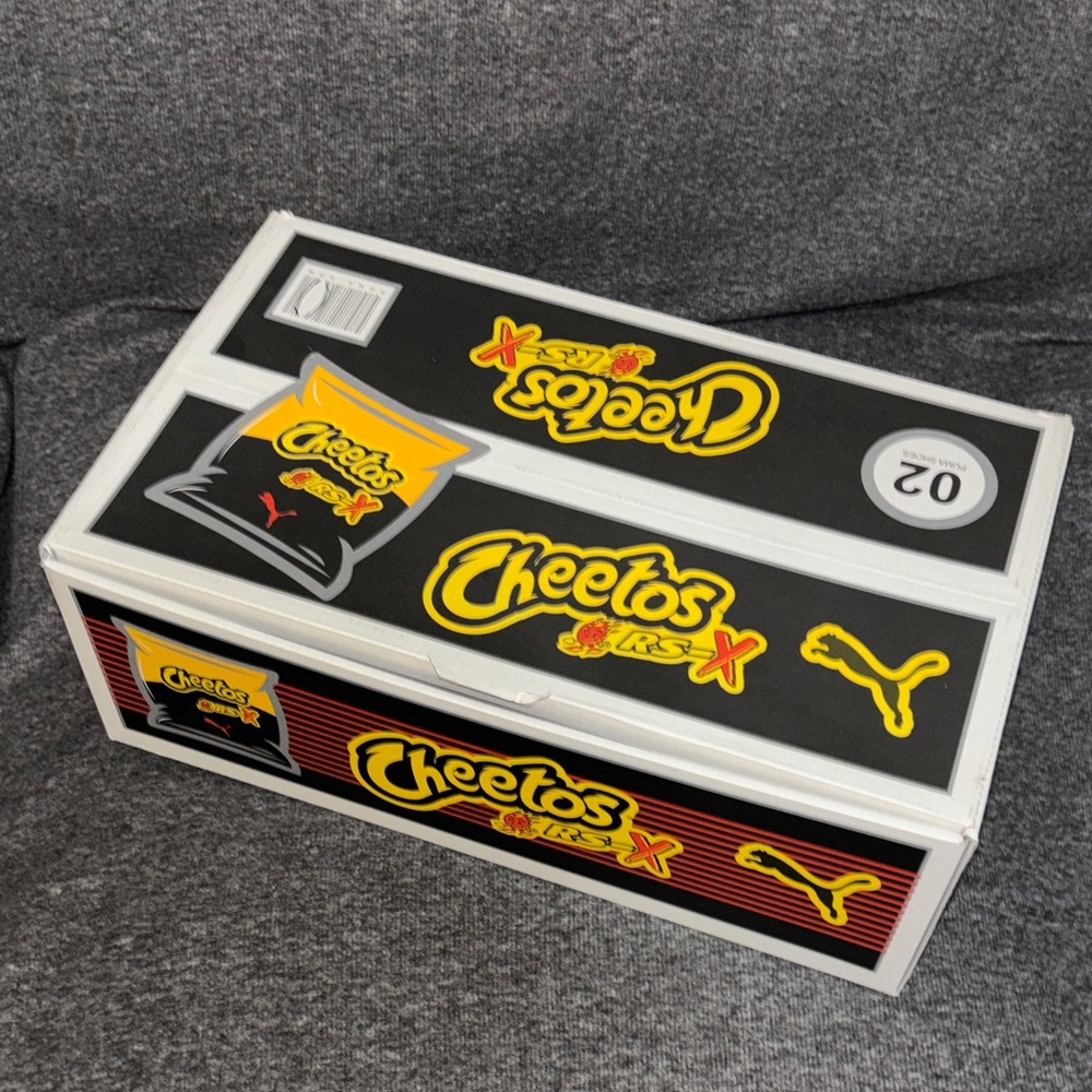 Puma x Cheetos Limited Edition Box w/ New Era SnapBack black orange NY Mets hat